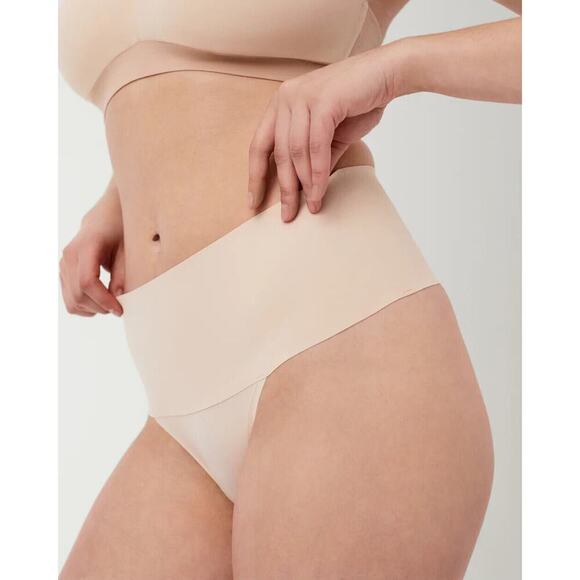 NEW SPANX Undie-tectable Thong High-Waisted Smoothing Women's Small Underwear - Picture 2 of 7
